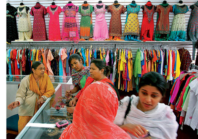 photo of shoppers on Devon